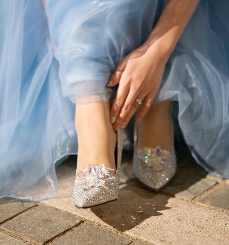 ガラスの靴がプロポーズアイテムとして人気 ディズニーからネットまで入手方法まとめ 結婚式準備はウェディングニュース