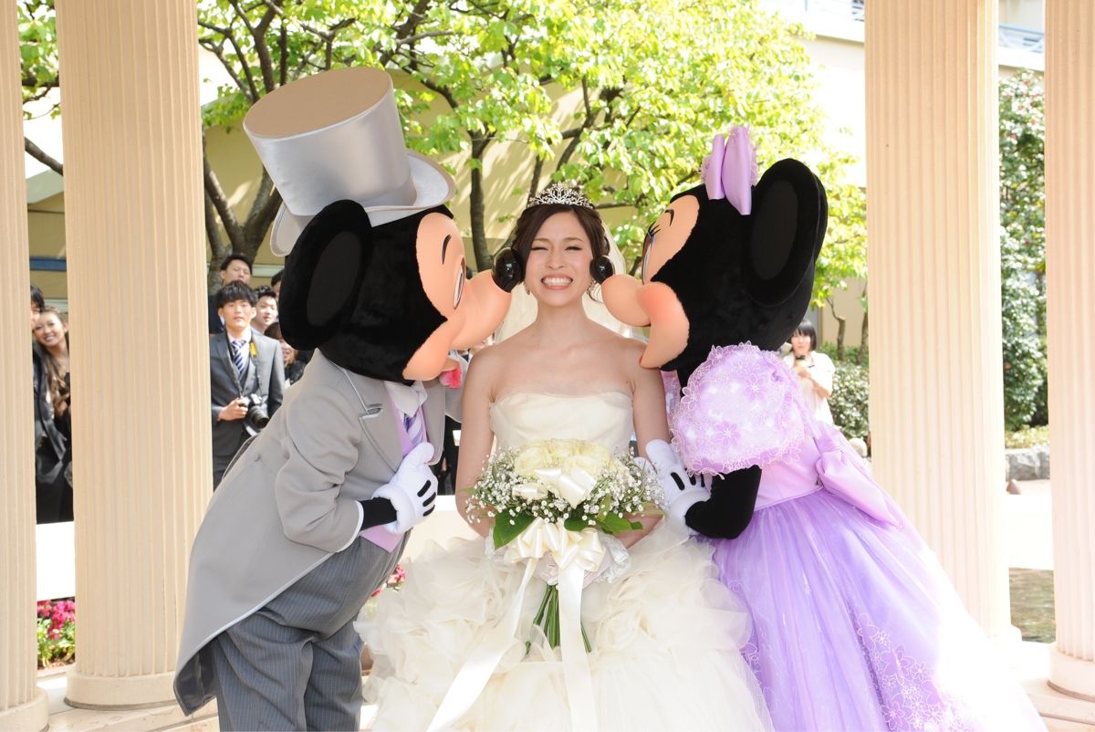 東京ディズニーリゾートの特権 ミッキー ミニーと撮りたいショット集 結婚式準備はウェディングニュース