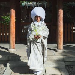 坐摩神社で挙げたmiichon_ltwinzさんの結婚披露宴・挙式カバー写真3枚目