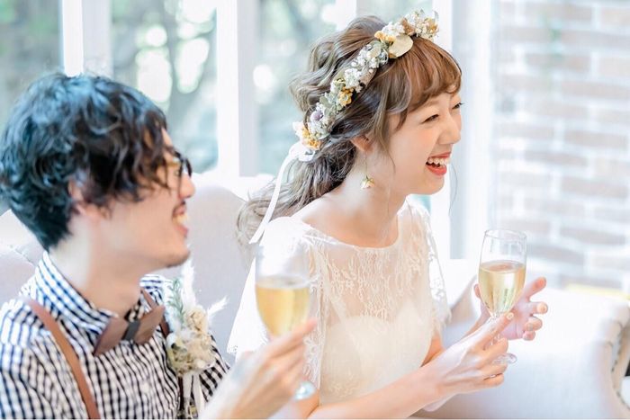 結婚式ゲスト向け アクセサリーはどうする 場違い にならないアクセサリーのok Ngポイント 結婚式準備はウェディングニュース