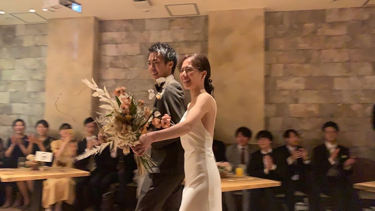 結婚式二次会のおすすめ曲24選＊素敵なBGMで入場前から見送りまで盛り上げよう♡ 結婚式準備はウェディングニュース