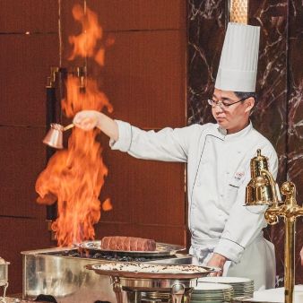 当館人気No.1★炎の演出×和牛＆タラバ蟹＆鮑の豪華無料試食