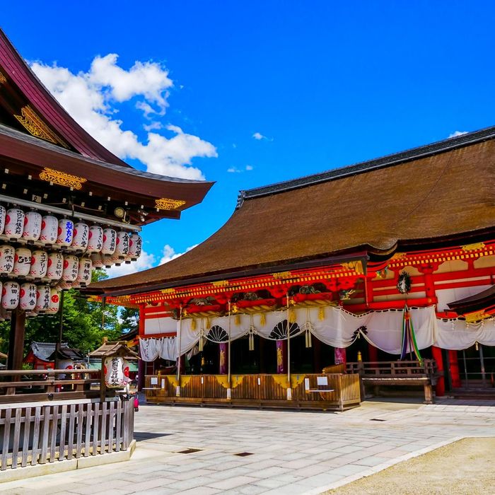 神社希望の人気NO.1【八坂神社式優待】国宝神社×中村楼でおもてなし和婚を体験×和牛や京野菜の4万6品試食