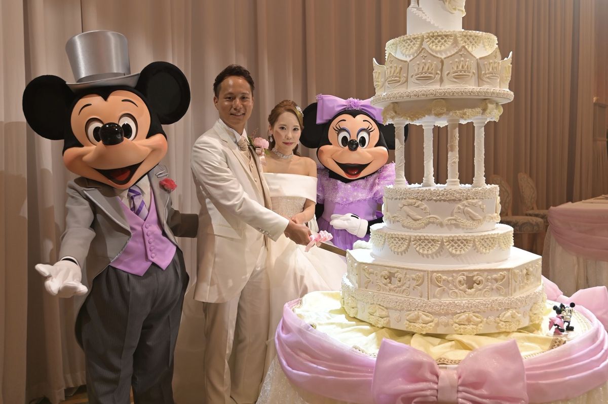 東京ディズニーリゾートの特権 ミッキー ミニーと撮りたいショット集 結婚式準備はウェディングニュース