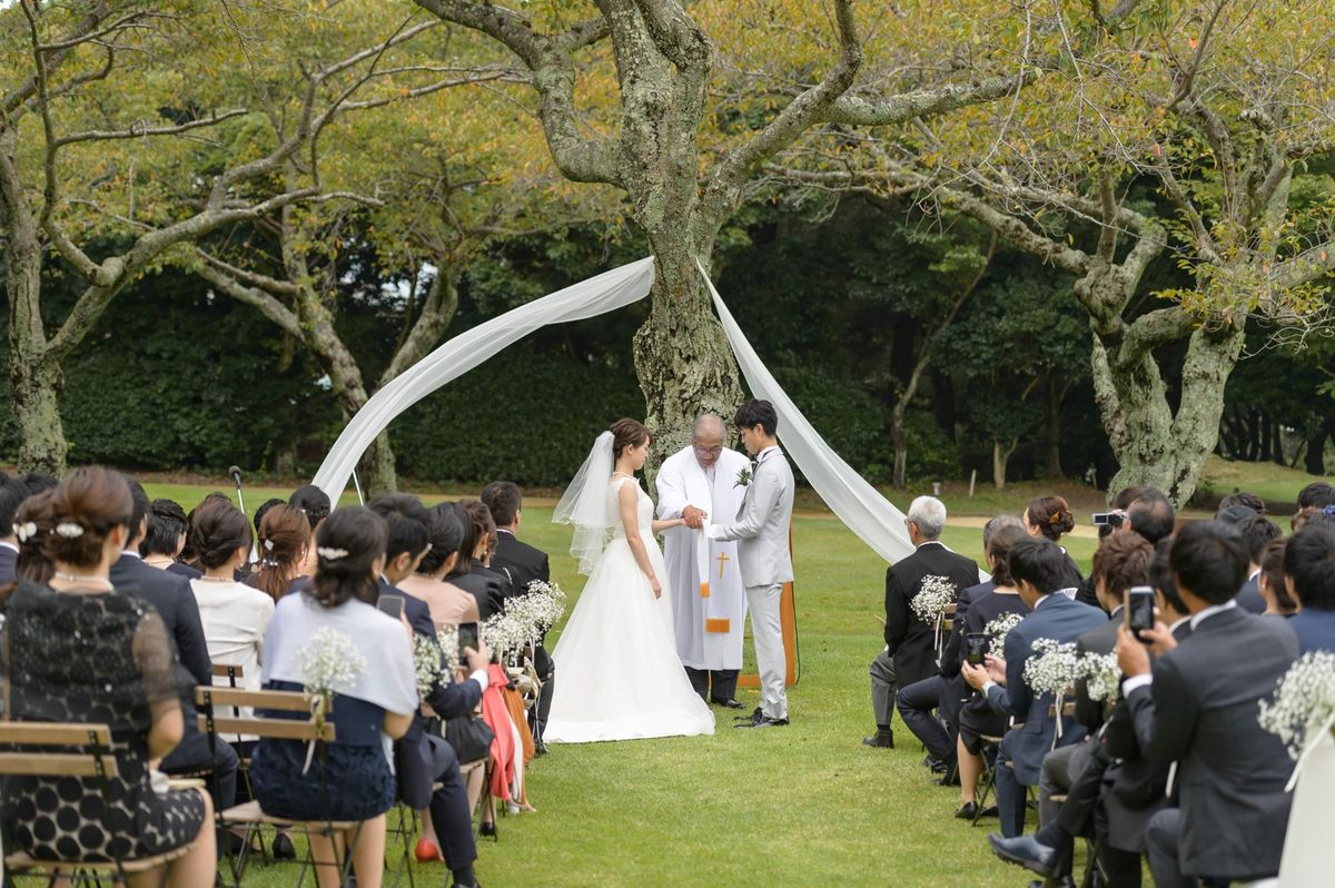 ガーデンウェディングの演出って何があるの 静岡花嫁さんの実例選 雨の日の対応も 結婚式準備はウェディングニュース