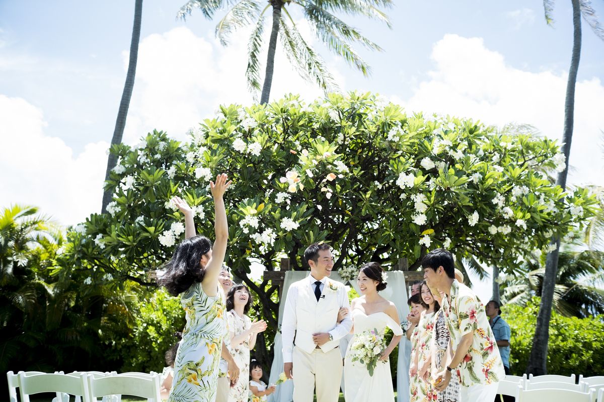ハワイ結婚式の費用総額はいくら 内訳からゲストの旅費負担まで徹底解説 結婚式準備はウェディングニュース