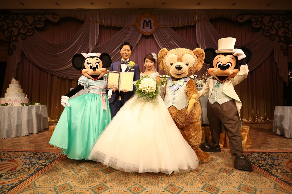 東京ディズニーリゾートの特権 ミッキー ミニーと撮りたいショット集 結婚式準備はウェディングニュース