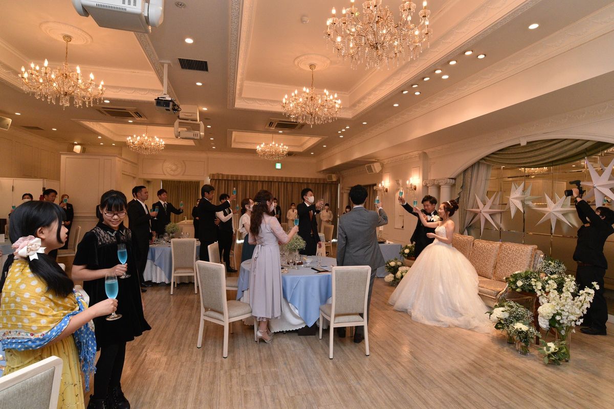 コロナで結婚式のスタイル・人数が変わった！呼べなくなったゲストへの対応は？ ウェディングニュース