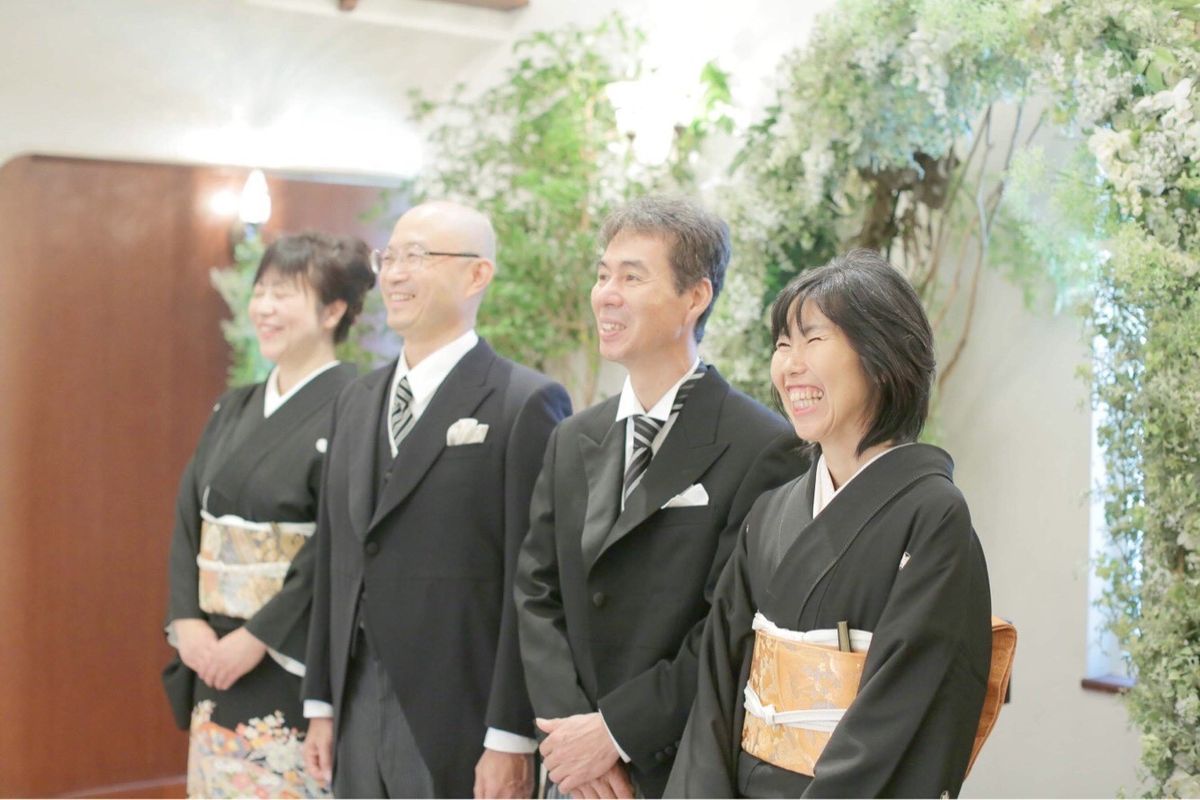 結婚式受付 当日の流れ 服装 挨拶マナーを徹底解説 結婚式準備はウェディングニュース