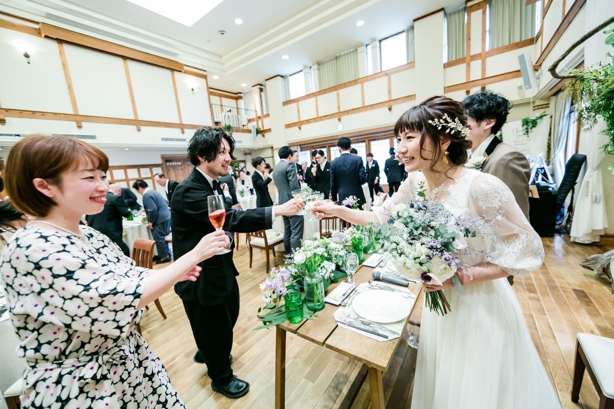 特別なゲストに心を込めて♡少人数結婚式におすすめの演出23選！ | ウェディングニュース