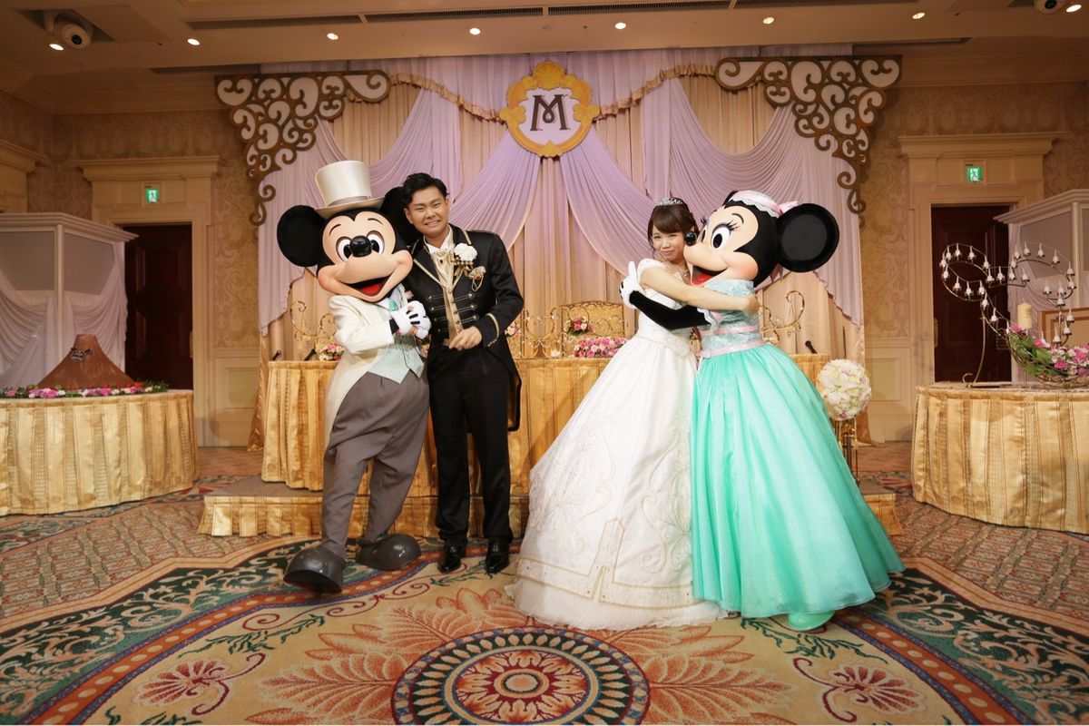 東京ディズニーリゾートの特権 ミッキー ミニーと撮りたいショット集 結婚式準備はウェディングニュース