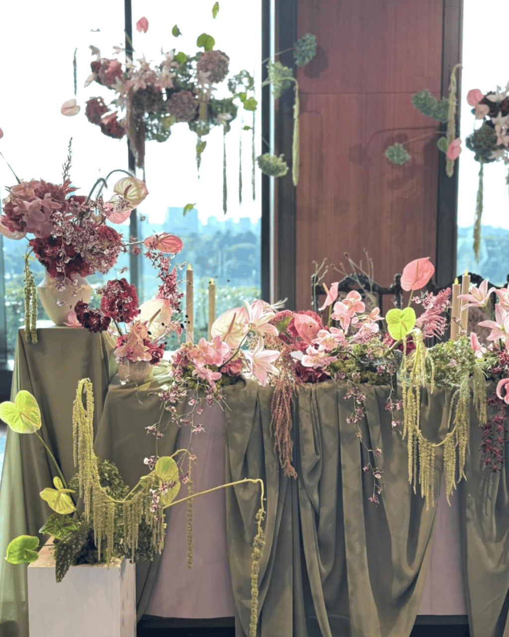 結婚式のお花選び♡人気のお花とテーブル装花のコーディネートアイデアをご紹介♩ | ウェディングニュース