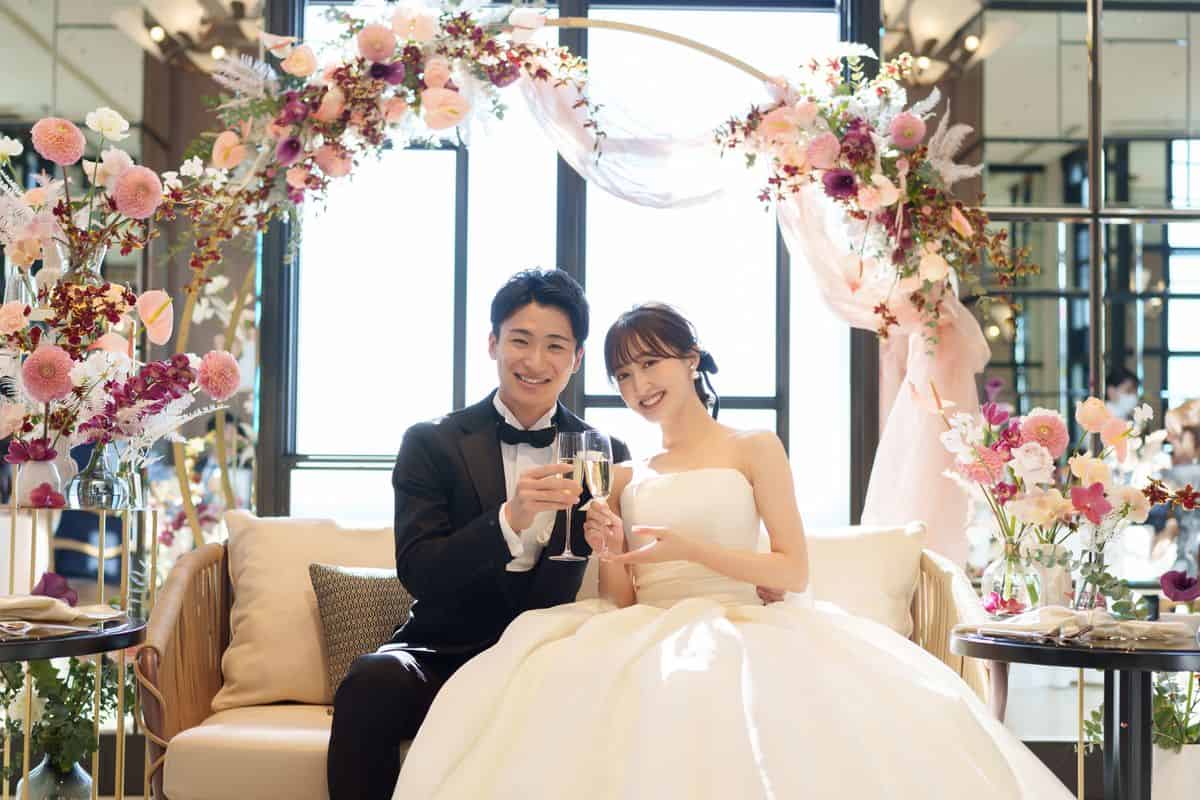 結婚式は女の子の夢♡テーマカラーは桃色で決まり♡のカバー写真 0.6666666666666666