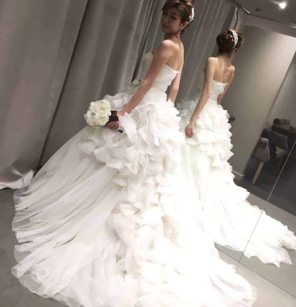 Wn限定 小物7つ無料 Vera Wang ヴェラウォン が10万円からレンタルできるamuse Vie Bridalのドレスカタログ22着 結婚式準備はウェディングニュース