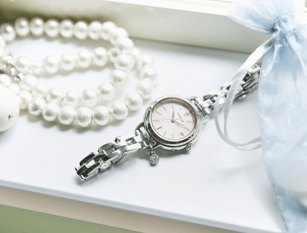 結婚式に腕時計はつけてもok マナーやおすすめ腕時計をご紹介 結婚式準備はウェディングニュース