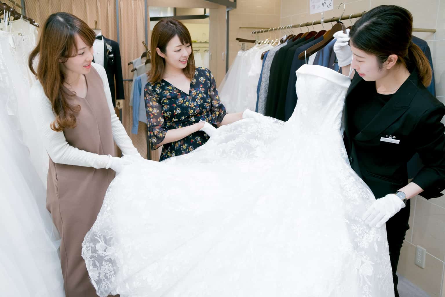 10万円台 で買える Aimer エメ のウェディングドレス試着レポ 結婚式準備はウェディングニュース