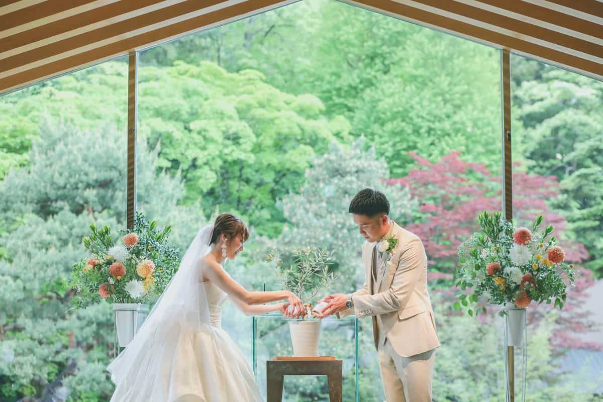 水合わせの儀って？結婚式演出の王道派から現代風アレンジまで一挙紹介！のカバー写真 0.6666666666666666